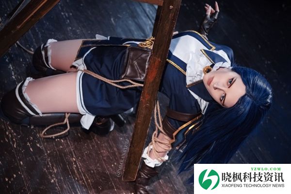 俄罗斯美女Cos《艾尔登法环》女武神:太完美了