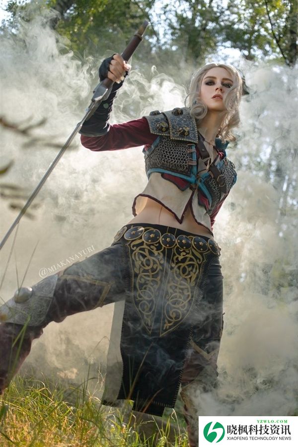 俄罗斯美女Cos《艾尔登法环》女武神:太完美了