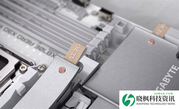 技嘉X870E AERO X3D WOOD主板用上木头、皮革:精美如艺术品