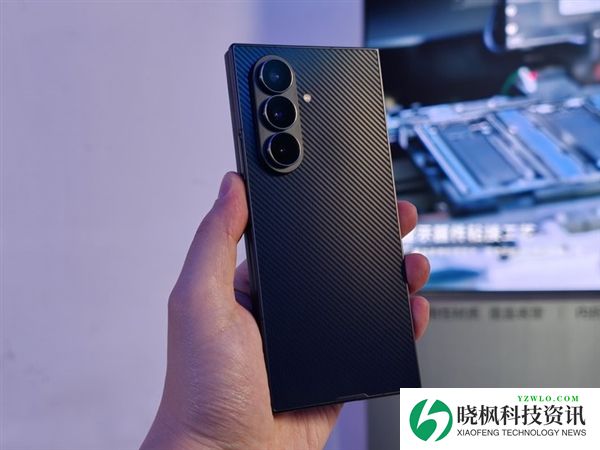 G形三折叠史上首款!三星Galaxy Z TriFold上手