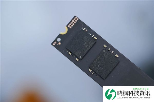 疾速7000MB/s!长江存储PC42Q 1TB SSD图赏