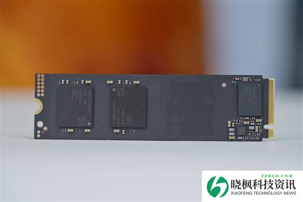 疾速7000MB/s!长江存储PC42Q 1TB SSD图赏