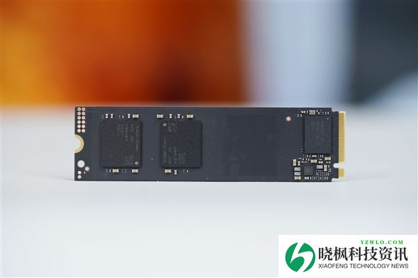 疾速7000MB/s!长江存储PC42Q 1TB SSD图赏